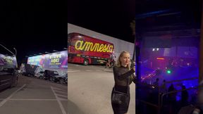 amnesia 2eme jour a ibiza le club etait plein, les filles tres sexy ...