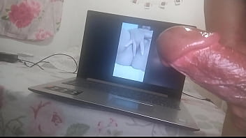 A morena safada gemia meu nome enquanto siriricava gostoso