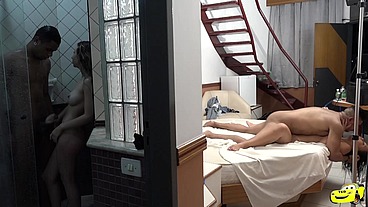 Bastidores do Ted com muita putaria com as novinhas - Carolina Carioca e Sabrina Flores