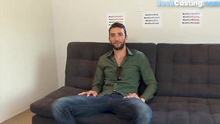 Casting amateurish otter masturbates on the couch