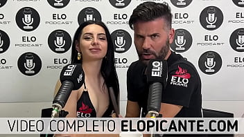 ELO PODCAST LE PEGA CON LA PALETA A ALMENDRA