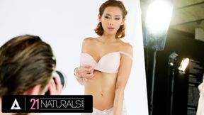 21 NATURALS - From Lens to Lust - Veronica Leal's Tight Ass Meets Vince's Big Cock