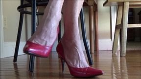 Pink Fox, closeup red pumps