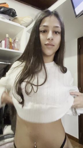 Tiny teen exposes her tits and ass on OnlyFans