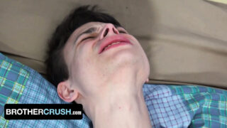 Seks kasar blowjob, creampie, kasar, deepthroat, bareback, stepbrother – Filem tegar POV pelacur gay Amerika yang tidak bersalah, zakar besar dubur diculik tanpa pakaian