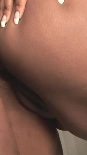 Balck brunette mature at the gym gets her pussy penetrated   Clip 3