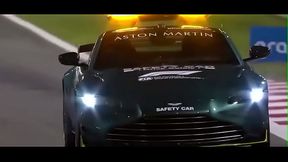 Garota Brit&acirc_nica Gemendo Alto