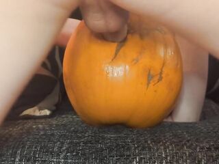 Trans Beauty Screws a pumpkin for Halloween