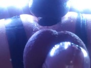 Ich reite meinen schwarzen Dildo im doggystyle