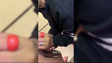 Pretinha chupando at&eacute_ sair leite e comendo morango do amor