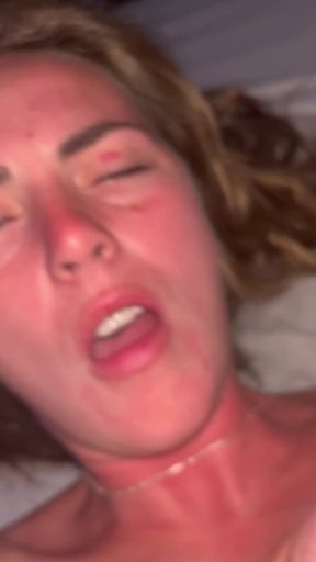 Watch her have a orgasm