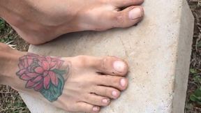 Beautiful male feet to excite you.