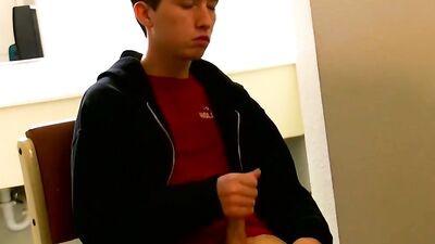 Twink Masturbates Solo in Homemade College Dorm Video