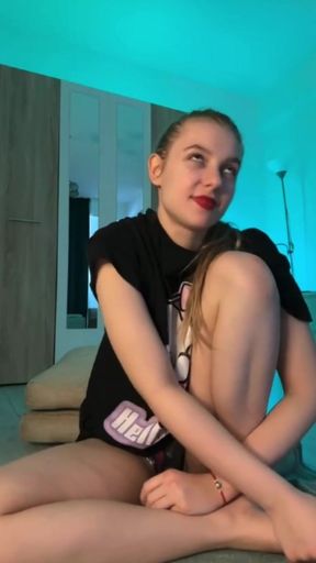 Jusielusse is masturbating her bright pink anus   Clip 3