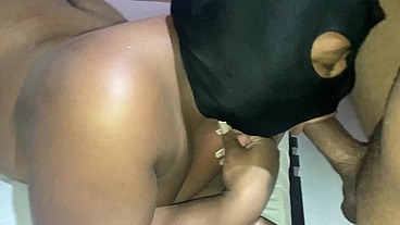 Escrava foi pega na forca , teve que mamar e dar a sua bunda gorda…