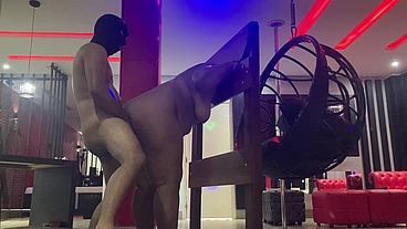 Escrava foi pega na forca , teve que mamar e dar a sua bunda gorda…