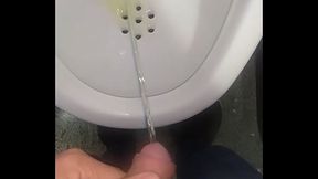 MY BOYFRIEND PISSING MEU NAMORADO MIJANDO MI NOVIO E SU PIJA