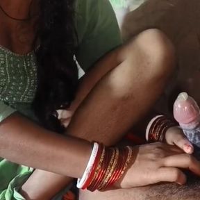 Devar ne pregnant bhabhi ko raat me condom laga ke chut chudai kiya.parosh ke sath hotel me sexy video kiya.hindi