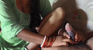 Devar ne pregnant bhabhi ko raat me condom laga ke chut chudai kiya.parosh ke sath hotel me sexy video kiya.hindi