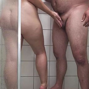 Giving bestfriend handjob in shower