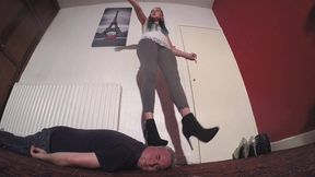 Sophie's Suede Ankle Boots Head Trample FLOOR CAM
