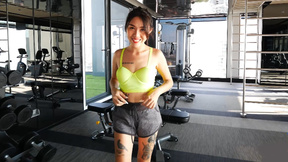 Amateur Thai COUGAR Noomai gym workout & blowjob & sex at home after