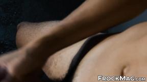 ”Mesmerizing Ben Masters shoots creamy loads on his boss after stroking his massive ro”