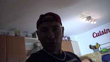 2683 sexy arab dosé par viktor rom dans la cuisine