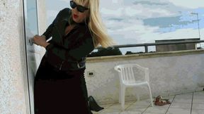 Open the door to me!!! AVI (1280x720) FHD