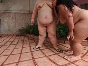 VR Smoking Girl Yvi Valentinny & Pamela Panda