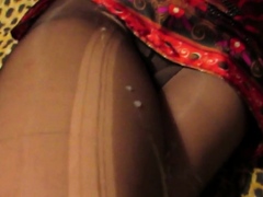 Cumming on crossed legs in tights
