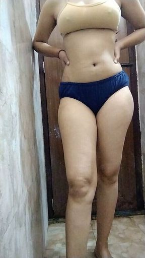 Seeing the Bengali girl's novel, the buff asked for a video of the hot novel.