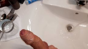 Locked in the bathroom, I fucked myself of my fingers and cuz cumshot because of this reason