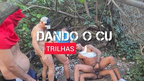 garoto passivo dando o cu nas trilhas dos casados