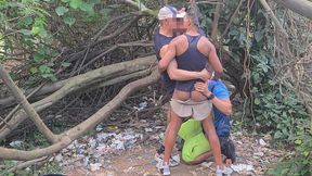 garoto passivo dando o cu nas trilhas dos casados