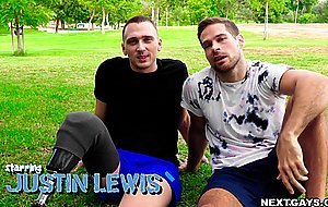David and Justin have hardcore anal sex