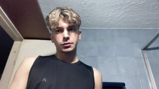 Schlanke kolumbianische Webcam-Amateure geben Handjobs, schlucken Sperma und lassen sich mit Pussy-Spielen bespritzen.