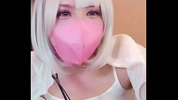 【個撮】マスク美女の女装が配信しながらオナニーする動画