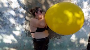 Busty Natalie and a huge balloon MOV