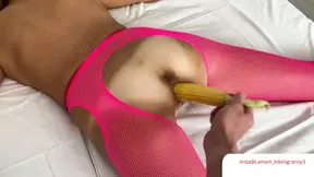 Old lady's pussy stretched by a huge cucumber