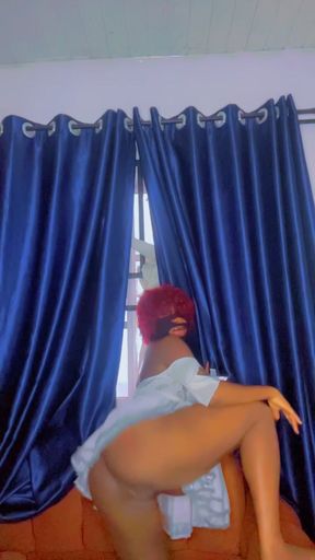 Sexy pregnant lady screaming