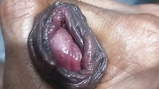 Maszturbáció, krémes pisilés, spermalövés, kézimunka, webkamera – nagy faszú, fiatal olajos indiai melegek análisan dugnak meg