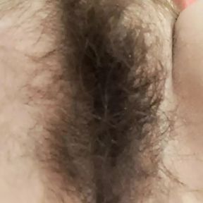 the hairy pussy of the 52 year old mature milf