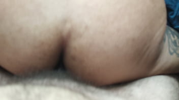 me squirtea y despues me la cojo a la vecina