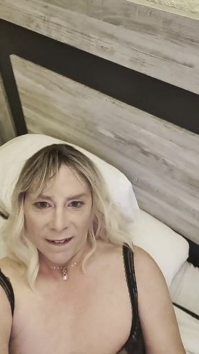 Sexy Lingerie and a Holiday Cumshot
