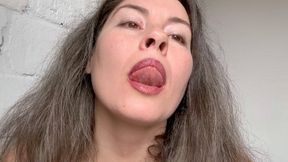 curios tiny guest in her sexy wet mouth avi