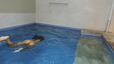 A SAFADA CHEGOU JÁ FOI MOSTRANDO QUE JÁ TAVA SEM CALCINHA, PRONTA PRO ABATE