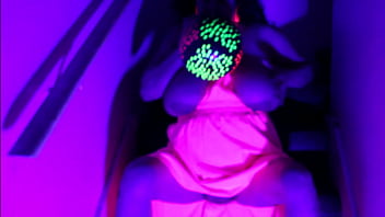 BBW Dances with balloons in Blacklight