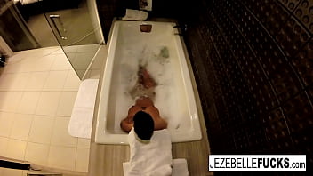 Sexy Jezebelle Bond films herself taking a bath