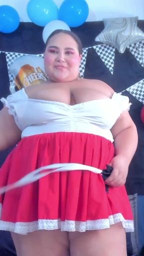 A stylish and sensual veil in homage to Oktoberfest 🍻